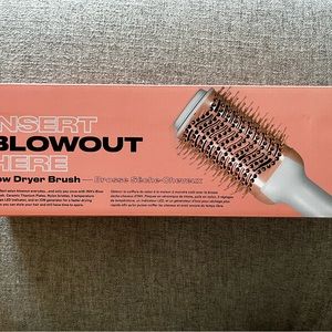 Blowout Hair Dryer Brush